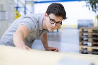 Florian absolviert im 2. Lehrjahr die Ausbildung zum Medientechnologen Druck. (Foto: Renolit)